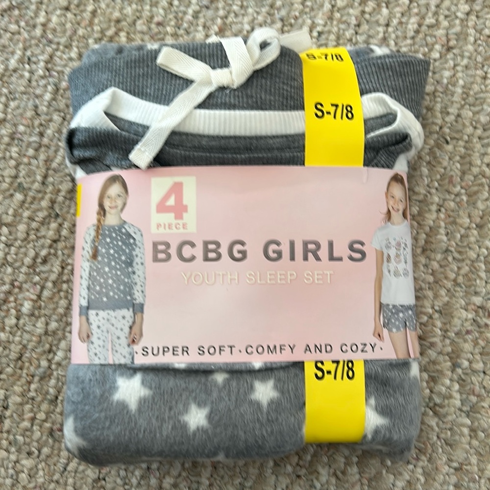 New BCBG Girls 4 pieces youth sleep set size 7/8